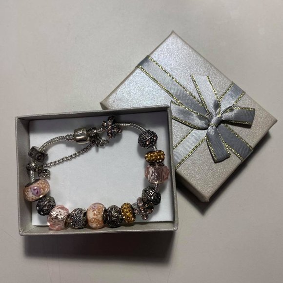 NEW Women's Pink Metal Charm Bracelet - Picture 2 of 4
